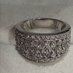 Dazzling Silver Women's Ring